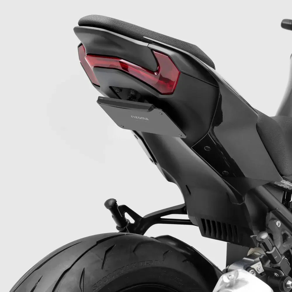 PTU054B_Portaplaca Rizoma Flat-out Kawasaki Z900_  (3).webp