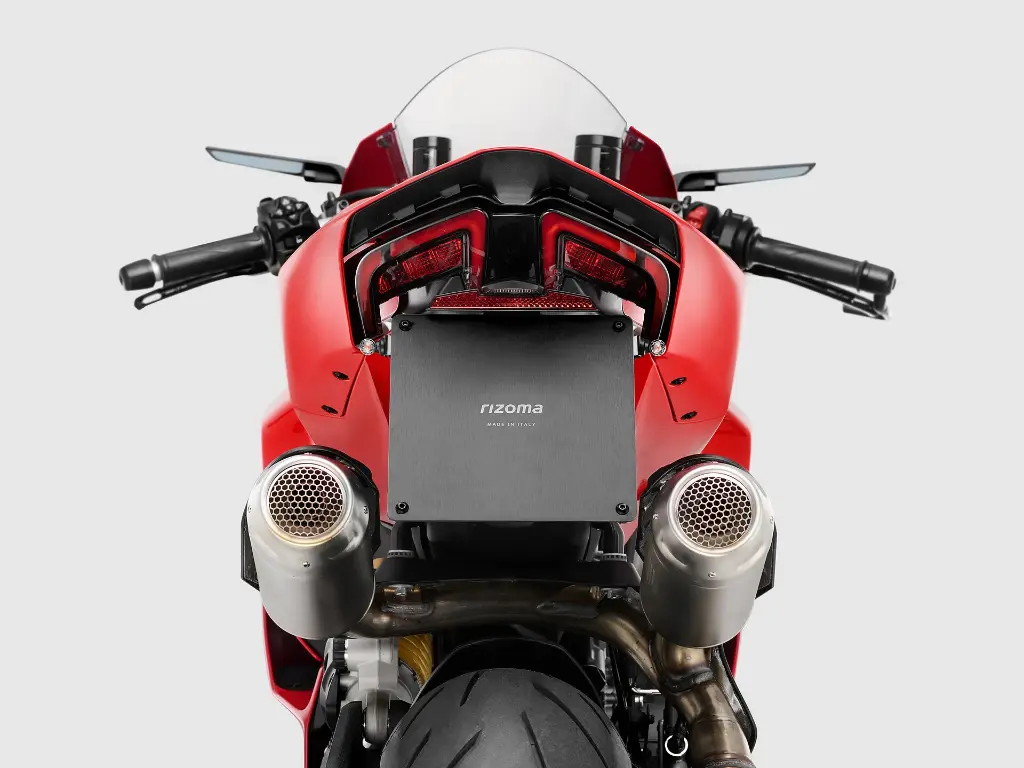 Ducati_PanigaleV2_2025_PT546B_BackView.jpg.webp