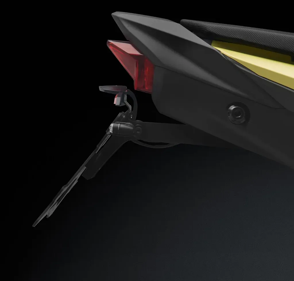 Honda_Hornet_750_Licence_Plate_Support_PortaTarga_Rizoma_PT123B_Light_Unit_FR070BM.webp