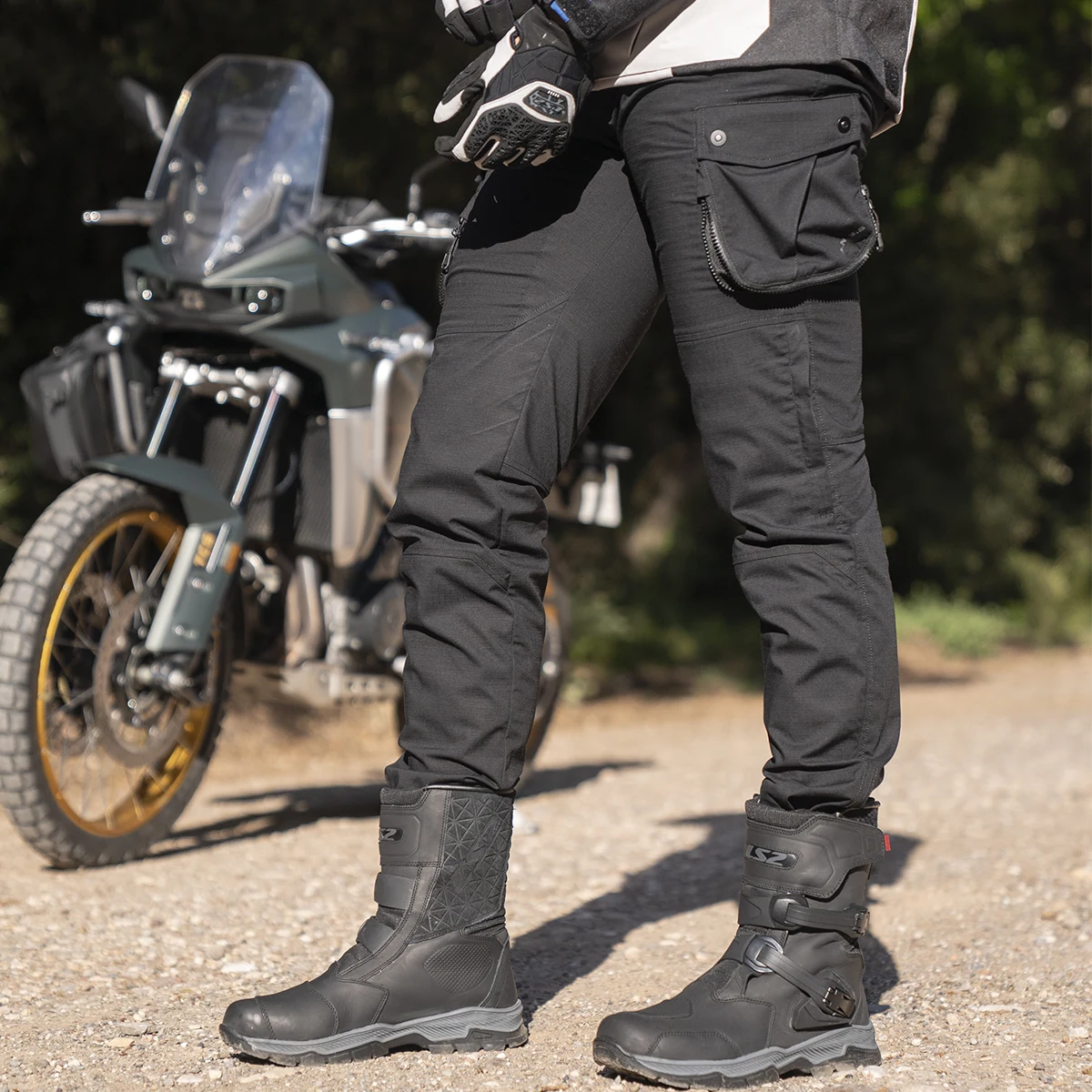 Pantalon LS2 Coast Negro - en uso